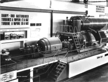 Figura 6: Cortesía de ASEA Brown Boveri AG. La primera turbina de gas industrial para generación eléctrica, presentada en 1939 en la Swiss National Exhibition en 1939. Su potencia era de 4000 KW.